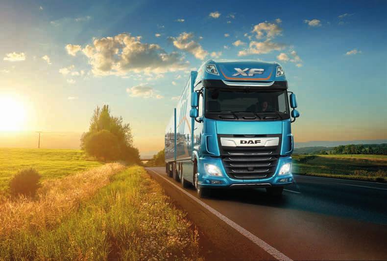 42 LKW Blickpunkt LKW & BUS 9/2018 43 Oben: Transporteffizienz und Umweltschutz gehören zum erklärten Ziel von DAF Trucks. Unten: Die Niederländer feiern heuer 90 Jahre DAF Trucks.