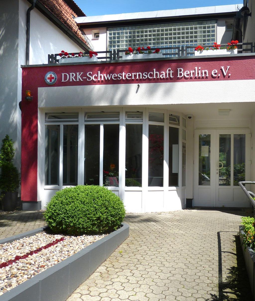 Den theoretischen Teil ihrer Ausbildung absolvieren die Schüler in den biz-unterrichtsräumen im Haus S der DRK Kliniken Berlin Westend.