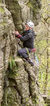 Klettern Hoch hinaus im Battert Drei Seilschaften waren auch im Jahr 2017 im Klettergarten Battert im Schwarzwald an Ostern zwei Tage