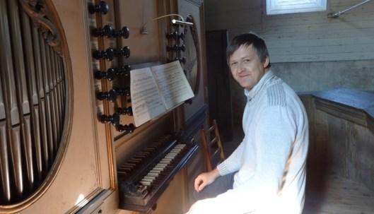 Konzerte Orgelkonzert Tilleda 9.9. Am Tag des offenen Denkmals lädt die Tilledaer Kirche zu einem Orgelkonzert mit Michael Schoppe um 17:00 Uhr ein: Passend zum 305.