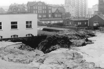 Wer über die Sturmfluten der sechziger Jahre spricht, meint fast immer jene, die im Februar 1962 über die Deutsche Bucht in die Elbmündung hinein tobte.