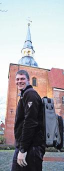 Seit mehreren Jahren schon steigt Jacob Kröger immer zum Weihnachtsmarkt-Gottesdienst und an Heiligabend die schmalen Leitern hoch auf den Turm der Liebfrauenkirche, um mit seinem Trompetenspiel