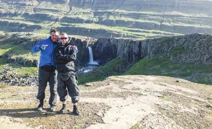 Ulrich Birkmann (l.) und Roman Tripler auf Island. Unten: Widrige Wetterbindungen herrschten auf weiten Teilen der Strecke Was für eine Wette!