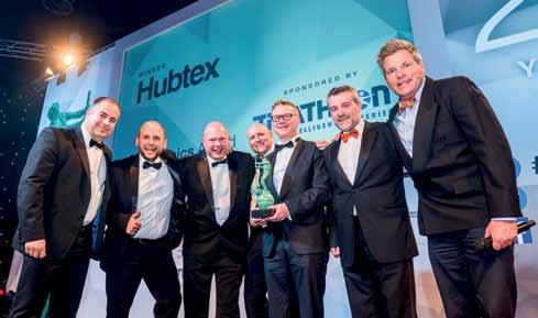 Logistik / Intralogistik / Mobilität Elektro-Mehrwege-Seitenstapler MaxX von Hubtex gewinnt FLTA Award Im März verlieh die britische Fork Lift Truck Association in Telford (UK) einen der