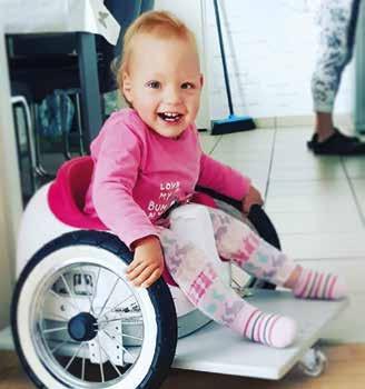 Für sie ist keine Rampe zu hoch - für ihren Rollstuhl leider schon. Damit sie weiterhin sicher skaten kann, benötigt sie einen speziellen Rollstuhl für den Extremsport WCMX: Wheelchair Motocross.