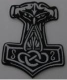 55. Der Thorshammer Der Thorshammer, auch Mjöllnir oder Donarshammar genannt, wurde ursprünglich nur von germanischen Heiden als ein Schutzsymbol getragen.