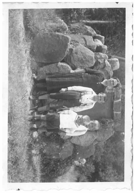 Kriegerdenkmal für die Gefallenen des Ersten Weltkriegs auf dem Kapellenberg, oben: 1930er Jahre. Fotografie: Erika Marquardt, Samtens, unten: undatiert.