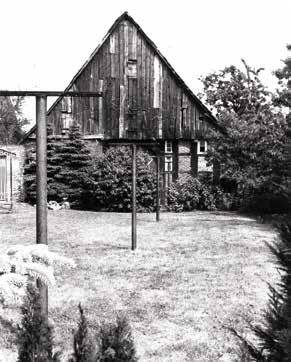 S p e x a r d Das Bauerhaus am alten Standort. Das Bauerhaus 1972. zum Ausschlachten zu verkaufen, hieß es in einer Gütersloher Tageszeitung. Das war die Initialzündung mit weitreichender Wirkung.