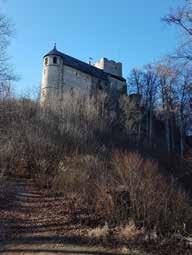 In ihren Mauern befand sich das Pulverlager der Stadt Graz, als 1723 ein Blitz einschlug und der Brand einen Großteil des Baus zerstörte. In der Folge wurde die Burg nicht mehr aufgebaut.