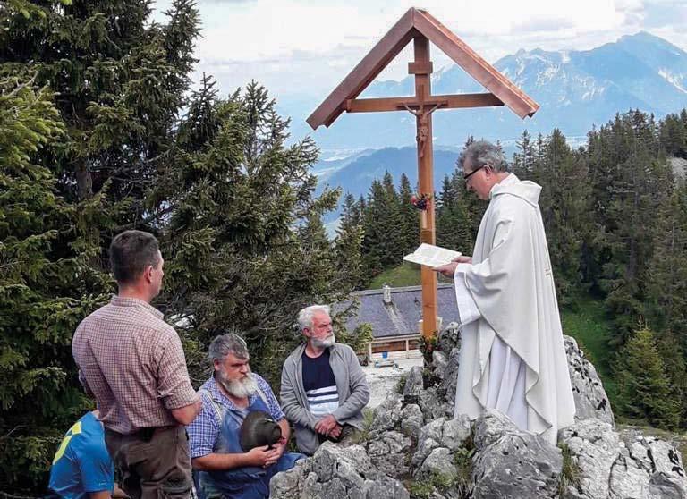 Neues Gipfelkreuz auf dem Kreuzjoch Garmischer Ministranten PFARRVERBAND Segnung Seit dem 23. Juni 2020 steht auf dem Kreuzjoch ein neues Gipfelkreuz.