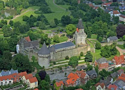 28 Bad Bentheim Burg Bentheim 10 Imposant thront die Burg Bentheim auf einem Sandsteinrücken. Das prachtvolle Bauwerk ist die einzige Höhenburg des Münsterlandes und wurde im 18.