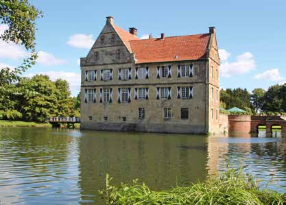 Havixbeck 41 Burg Hülshoff 36 Der Ursprung der typisch westfälischen Wasserburg liegt im 11. Jahrhundert.