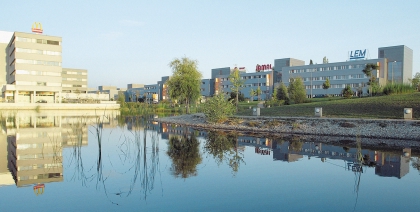 INFRASTRUKTUR campus 21 Business im Grünen:Arbeitsplatz, Lebensraum und Naherholungsgebiet des campus 21 in einer Umgebung, die bereits alles bietet, was man zum Arbeiten braucht. Geht das?