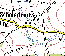 Danach heißt es links und gleich wieder rechts abbiegen (Ringstraße 00-4). Am Ende des Wegs links in den Wald gehen.