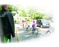 Sie nehmen auch als Fußgänger, Roller-, Laufrad-, Fahrradfahrer, auf Inlinern oder dem Skateboard aktiv am Verkehr teil.