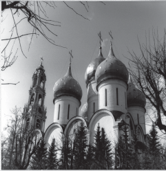 Religion und Kirche Russlands religiöse Landkarte ist ebenso bunt wie die ethnische oder geographische.