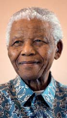 Nelson Mandela Nelson Mandela wurde 1918 in einem kleinen Dorf in Südafrika geboren. Nach seinem Schulbesuch studierte er Jura. Mit 24 Jahren trat er dem African National Congress (ANC) bei.