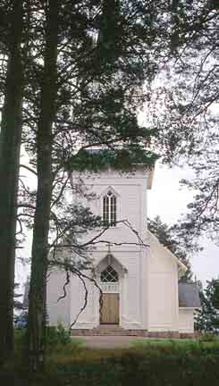 1. Tyngsjö kyrka Vackert belägen på en udde med utsikt över Tyngsjön.