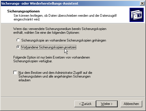 Kapitel 18 11. Wählen Sie die Option Vorhandene Sicherheitskopien ersetzen aus und klicken Sie auf Weiter. 12.