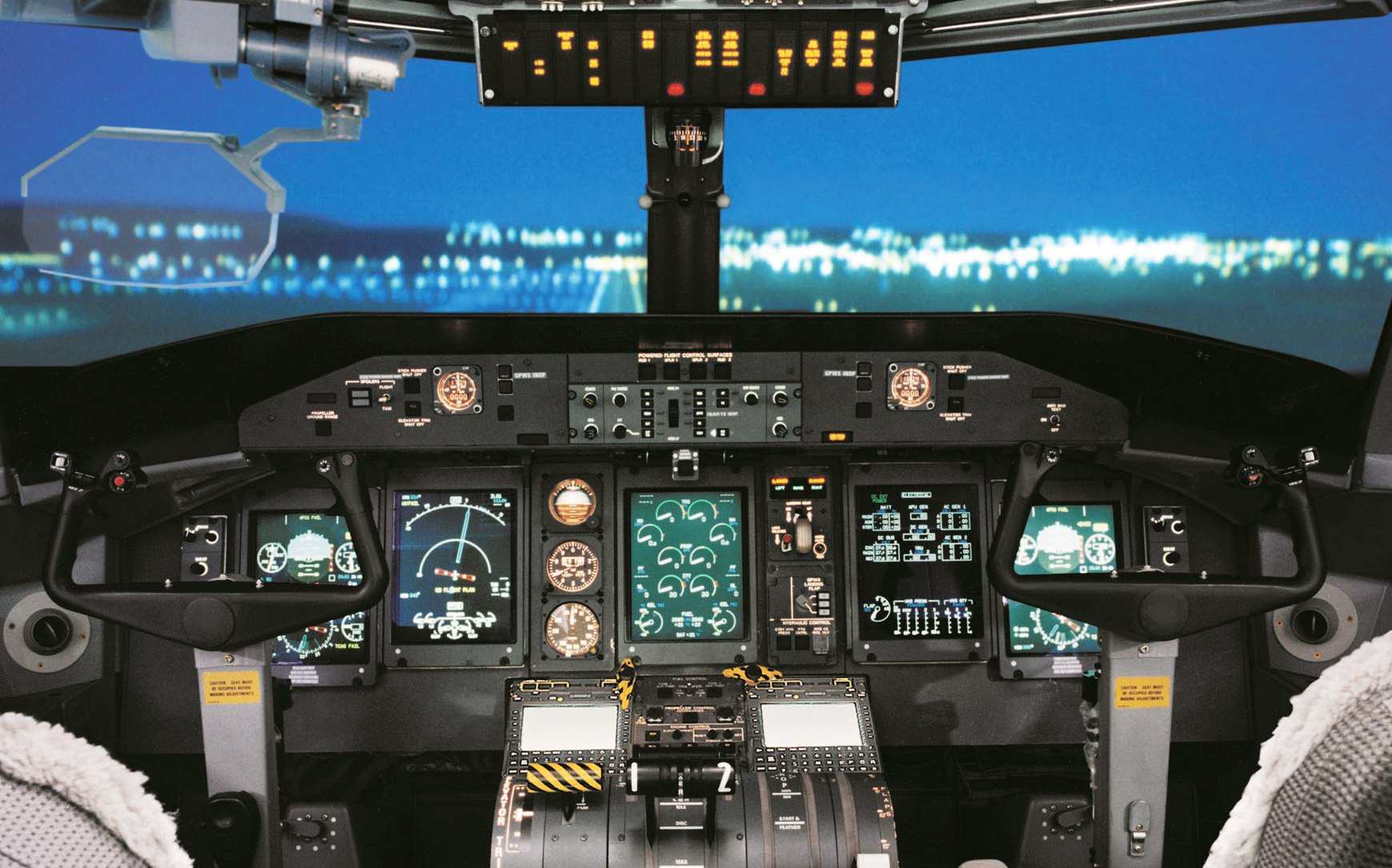 Ihr Partner für die ganzheitliche Vermögensbetrachtung Abb.: Cockpit eines Linienflugzeuges. Hier laufen alle wichtigen Informationen zusammen!
