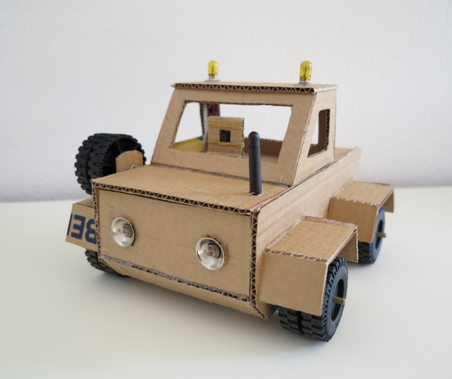 Ingmar Stapel Cardboard Car Bauanleitung für ein