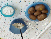 Pellkartoffeln Kräuterquark 4 Kartoffeln, 1/2LiterWasser, 1 Teelöffel Salz Kartoffeln waschen und mit dem Wasser und dem Salz in einen Topf geben Topf auf die Herdplatte stellen.