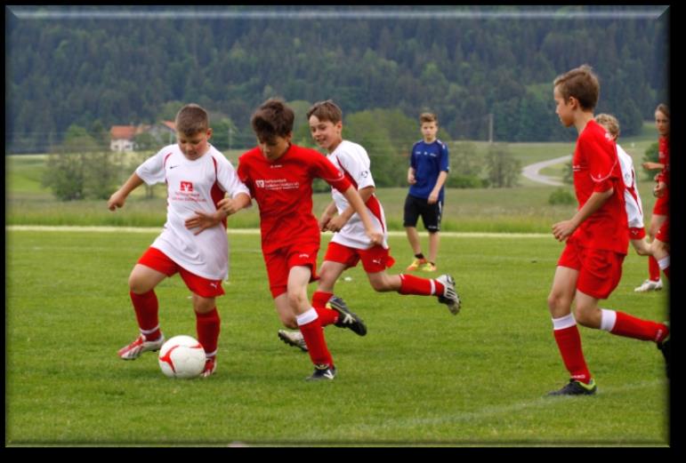 Liebe Freunde des Seeger Jugendfußballs, die Jugendspielsaison 2012/13 neigt sich dem Ende zu.