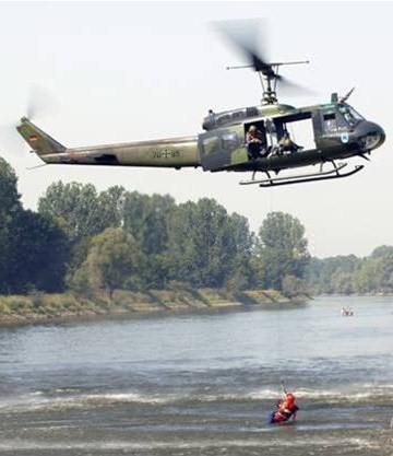 Modul C: Einsatzausbildung Hubschrauber Ziel: Vermittlung der Kenntnisse der Rettungsprozeduren mit dem Hubschrauber insbesondere im Fließgewässer
