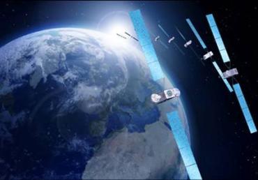 Eutelsat Communications auf einen Blick 28 Satelliten im Orbit, sieben weitere im Bau Über 3,600 TV Programme davon 155 HD Programme Versorgung von über 200 Million Kabel- und Satellitenhaushalte