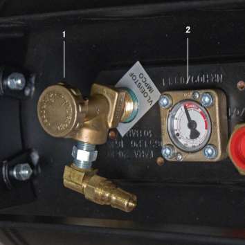 Bedienung des Gabelstaplers 5. Lassen Sie den Motor auf Temperatur kommen, indem Sie ihn ohne Last mit halbem Gas laufen lassen. 6.