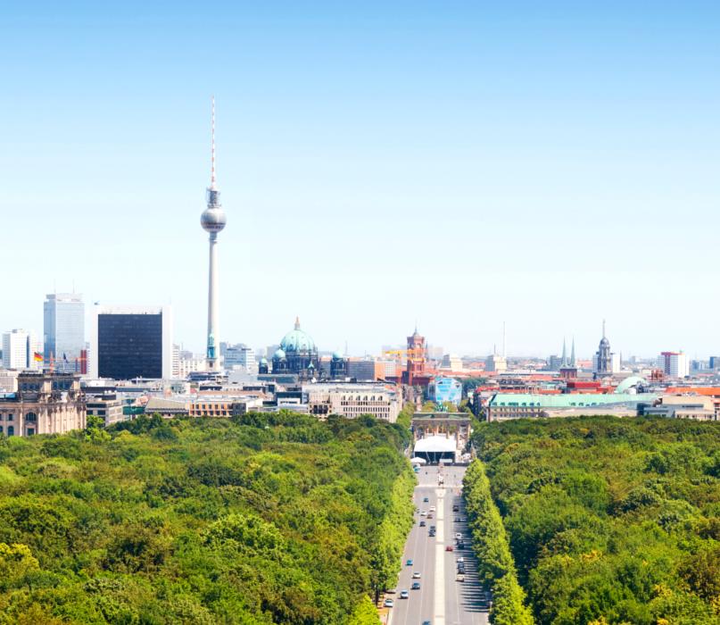 Überblick TLG IMMOBILIEN Konzentration auf Wachstumszentren in Ostdeutschland Geographischer Überblick Kern-Portfolio TLG IMMOBILIEN in Millionen Hotel 104 Einzelhandel 275 Berlin: 687 Mio.
