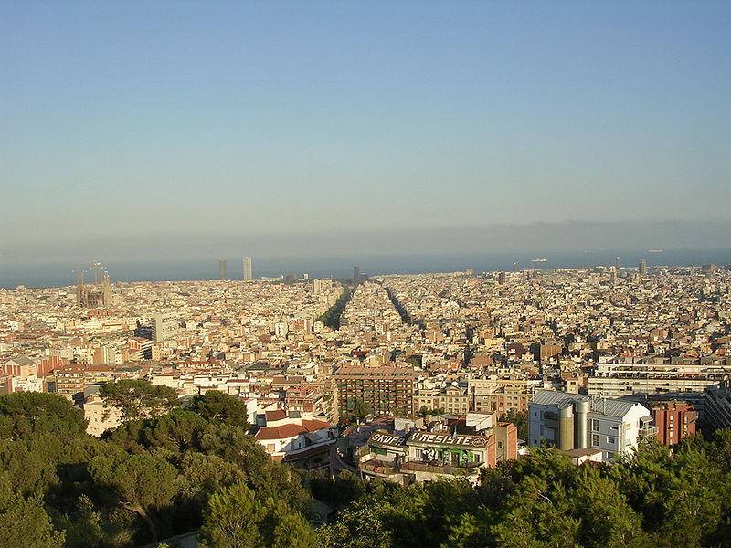 Barcelona 2 Barcelona (kat. [bəɾsəˈɫonə]; span. [baɾθeˈlona]; dt. [barseˈloːna] oder veraltet [bartseˈloːna]) ist die Hauptstadt Kataloniens und zweitgrößte Stadt Spaniens.