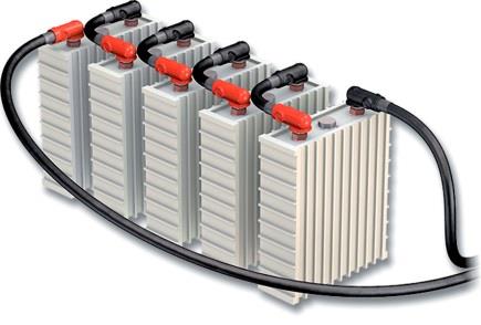 Beispiel: Oberschwingungen eines einphasigen Batterieladegerätes Netz (input) Batterie (output) Eingangsstrom des