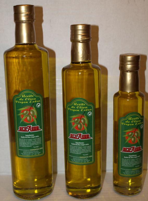 Extra Natives Ölivenol - AceAgra Seine herausragende Qualitätsmerkmale sind: Niedrige Säure Goldgelbe Farbe mild-süßer Geschmack Aromen von frischem Obst Formate: 250ml, 500ml und 750ml.