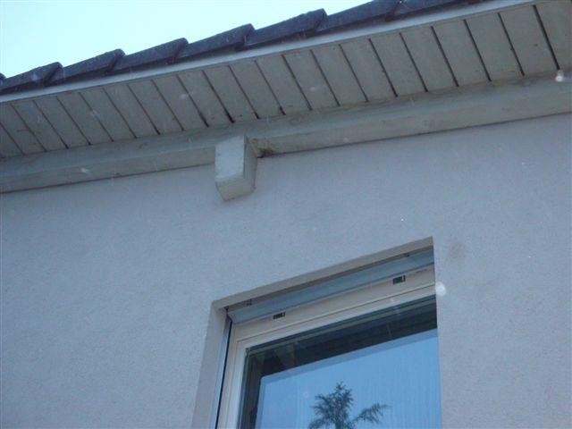 8.0 C 6 Gebäude: Fassade Anbau Ostseite 4 2 0-2 -4.0 =Bei Dachbalcken 0.7 C = Normale Erwärmung bei den Fenstern Kleine Undichtheit: Achtung wegen Kondensat, Bild Dateiname IR_1725.