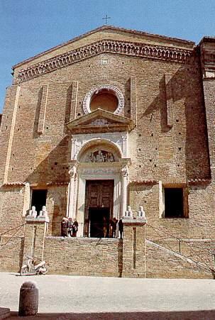 Kirche San Domenico Das ist die Kirche san Domenico.Sie stammt aus dem 14. ten Jahrhundert.