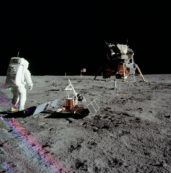 W. Kley Tübingen: 6. Juni 2013 8 Sonnensystem Erde-Mond Apollo 11: Landung auf Mond: 20. Juli, 1969 Max. Geschwindigkeit: 40,000 km/std.