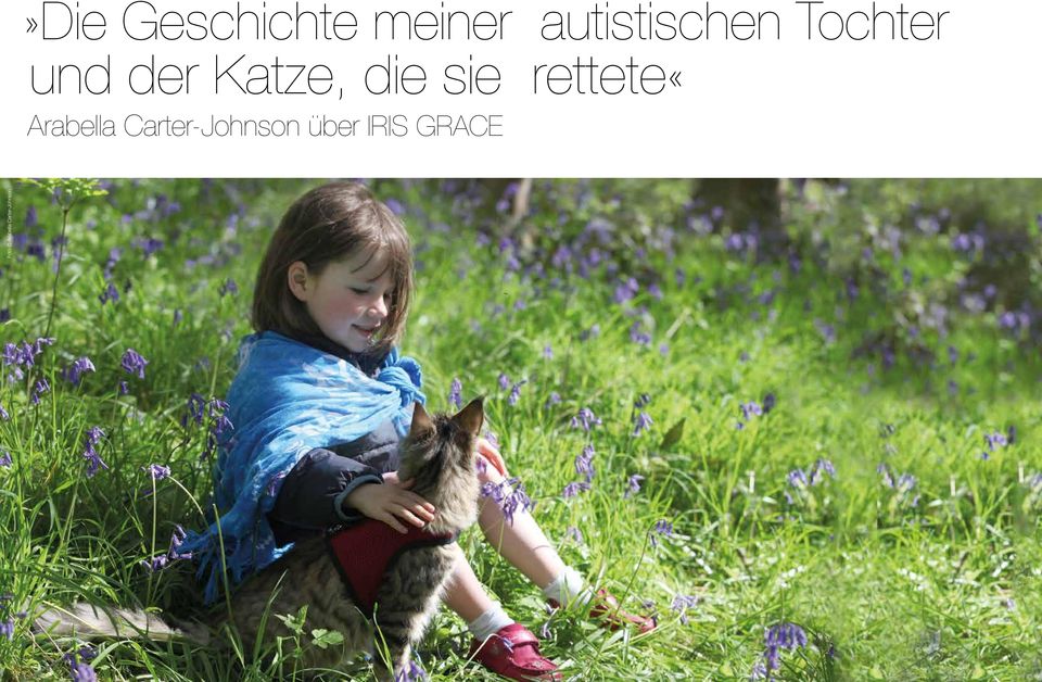 Tochter und der Katze, die sie