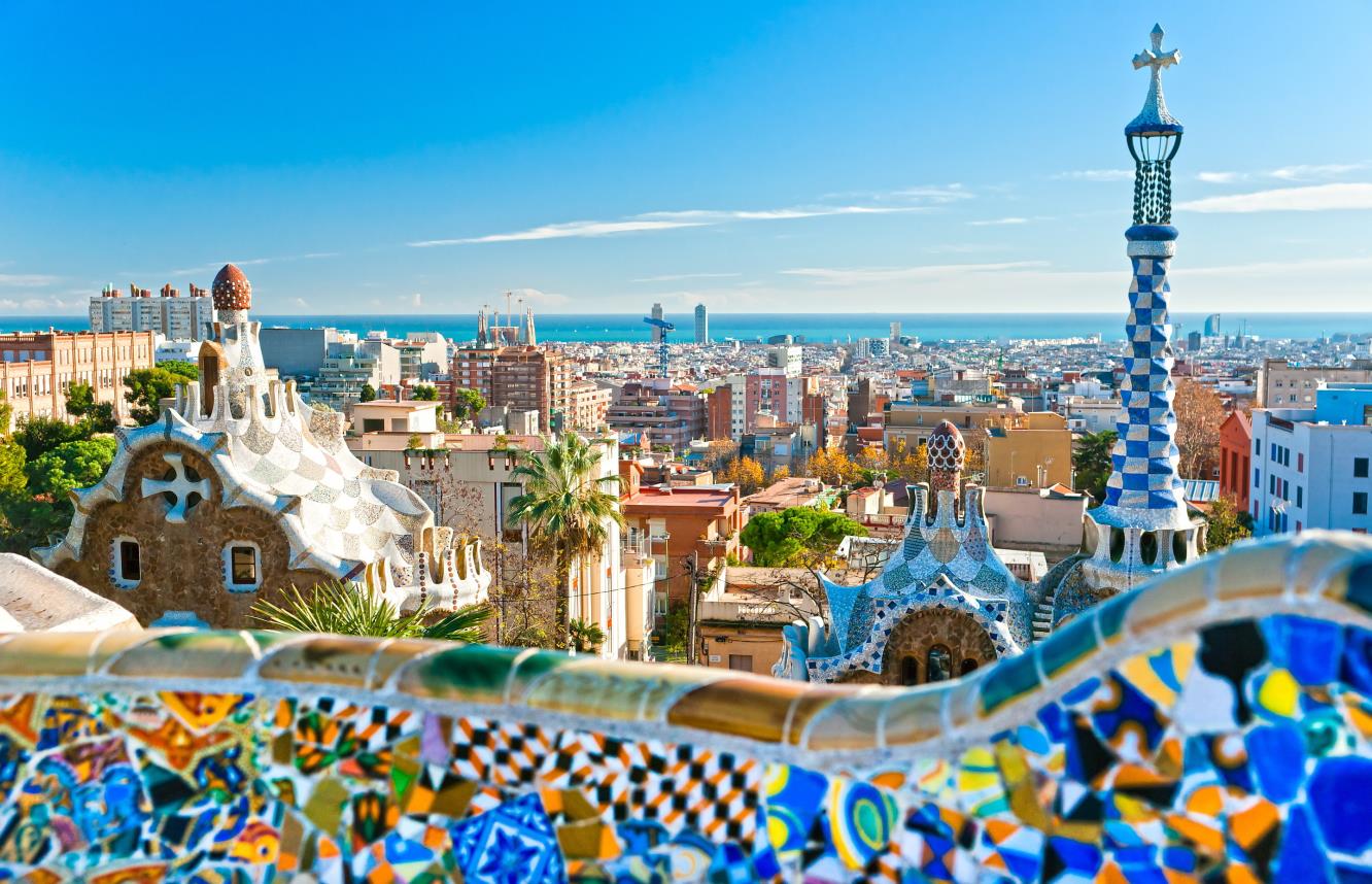 .. 1 Hop-on Hop-off Tour Barcelona... 3 Rundgang Barcelona: Gaudí und Modernismus... 5 Segway-Tour Barcelona.