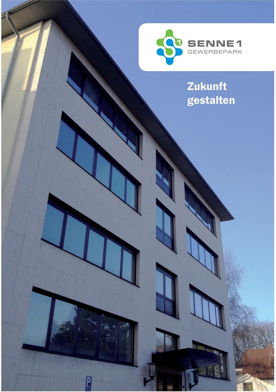 Bürogebäude mit Naturstein-Fassade und hochwertiger Ausstattung Vermietbare Flächen: Freie und individuell planbare Büro-, Produktionsund Lagerﬂäche von ca. 3.500 m².