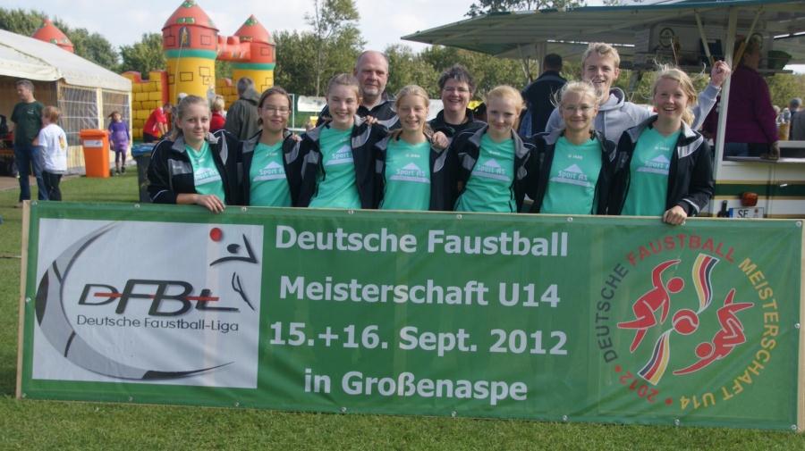 Anmeldungen bitte an die Trainer. Faustballer des Jahres Wählt mit! Am 25.01.2013 steht die Wahl zu Niedersachsens Jugendfaustballer des Jahres an.