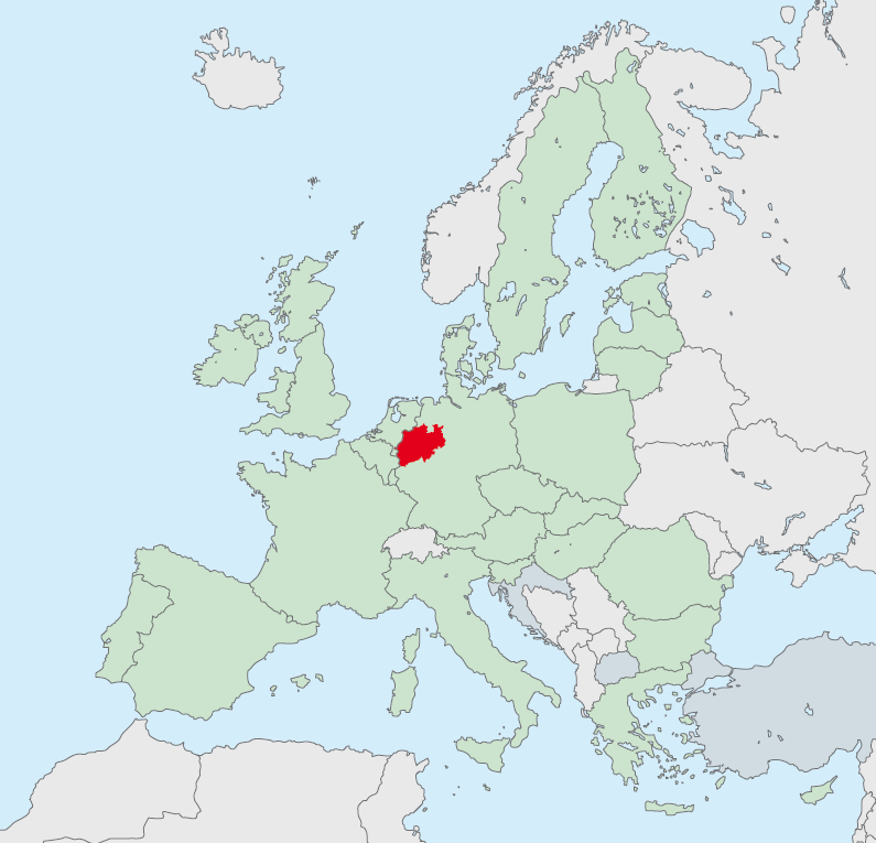 Nordrhein-Westfalen im Herzen Europas Größtes Bundesland der 16 deutschen Bundesländer Bevölkerungsreichstes Bundesland