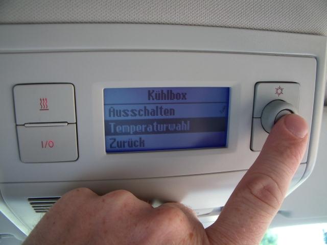 11 Kühlbox mittels drehen/drücken wählen Oder direkt ins Menü Kühlbox Kühlbox einschalten Inhalt ca.