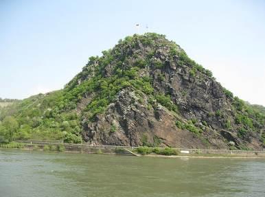 SCHOOL-SCOUT Stationenlernen: Deutschland Seite 40 von 61 Station 9: Rheinland- Pfalz und Saarland Rheinland- Pfalz ist ein Bundesland ganz im Westen Deutschland.