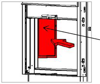 Umbau zu selbstverriegelnder Tür nach dem Einbau des Ofens. Die Tür wird selbstschließend, wenn ein Teil des Türausgleichsgewichts abmontiert wird.