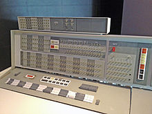 Geschichte: 1955-1965 Hardware: Transistoren bilden Großrechner (>1 Mio.