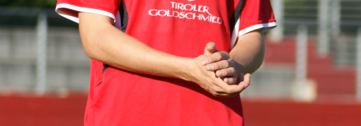 beim Fußballspielen wird in Diagonalen geschossen und die Arme diagonal gedreht) sowie die lokalen stabilisierenden Muskeln.