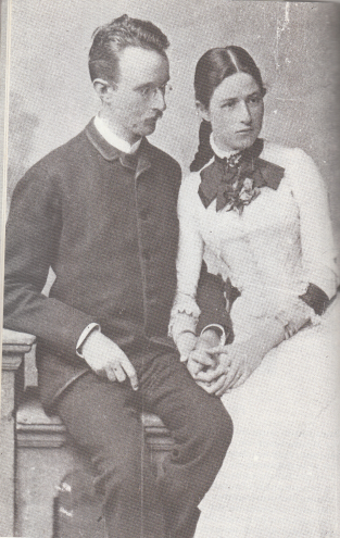 Familie 1887 Heirat mit Marie Merck, vier Kinder 1907 Tod Marie Planck 1911 Heirat mit Marga von Hoeßlin, ein Kind 1916 Tod Sohn Karl im 1.