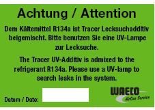 - Schnellkupplung der vorbereiteten Handpumpe auf das Serviceventil (Niederdruck) der Klimaanlage aufdrücken. (siehe Abb.