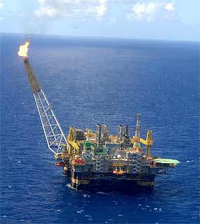 5.1. Brasilien: Core - Petrobras geschätzte 12 Milliarden Barrel Reserven Steigende Öl-Preise durch wachsende Nachfrage Neue Funde im Campos und Santos Becken 200 180 160 140 120 100 80 60 40 20 0 13.